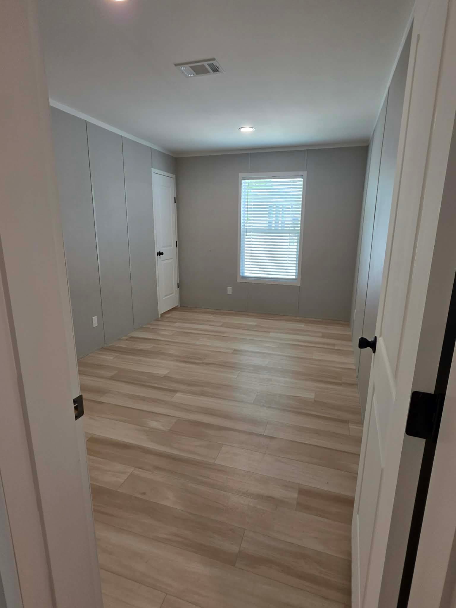 The fort worth  home features