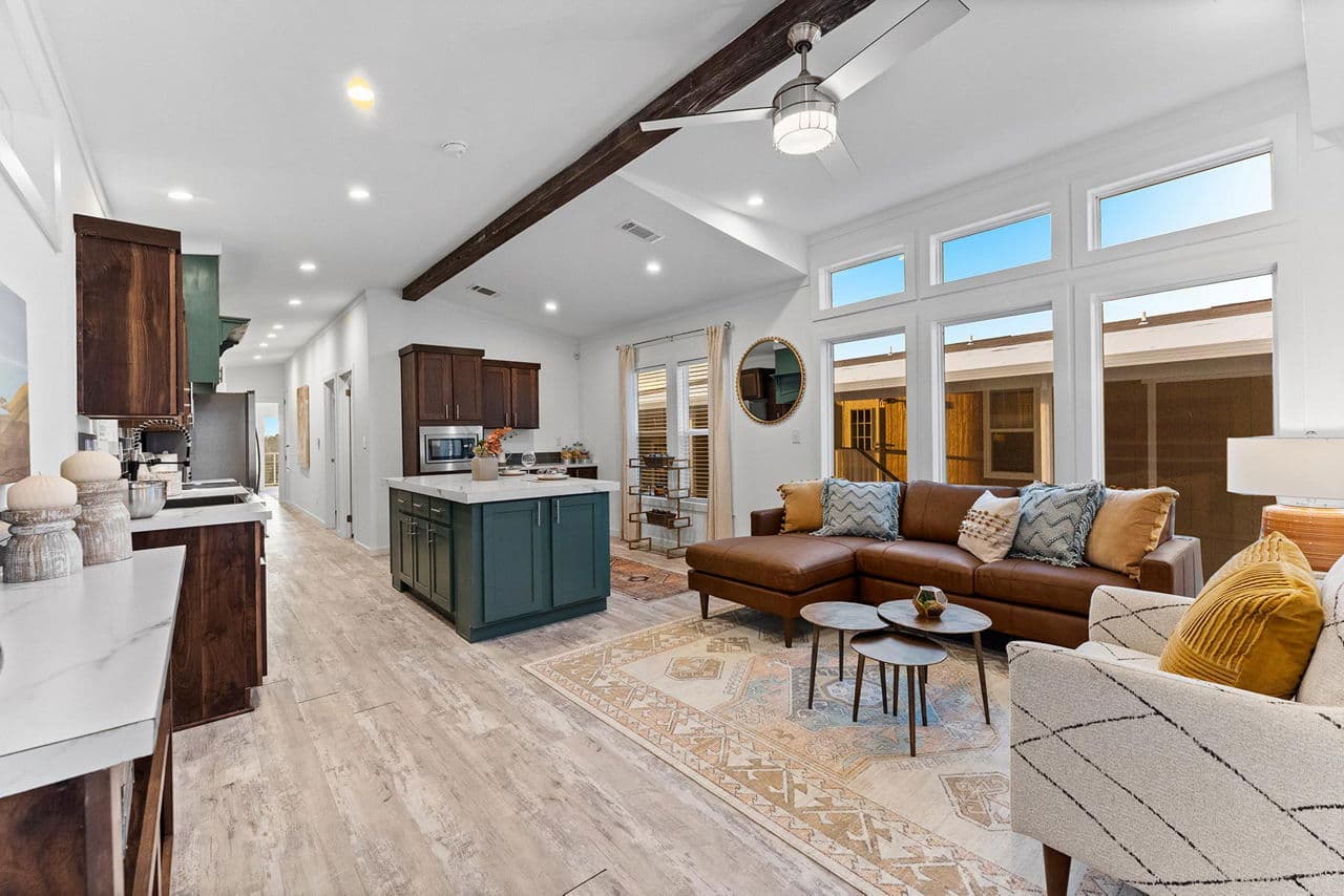 Innovation 1668h interior home features