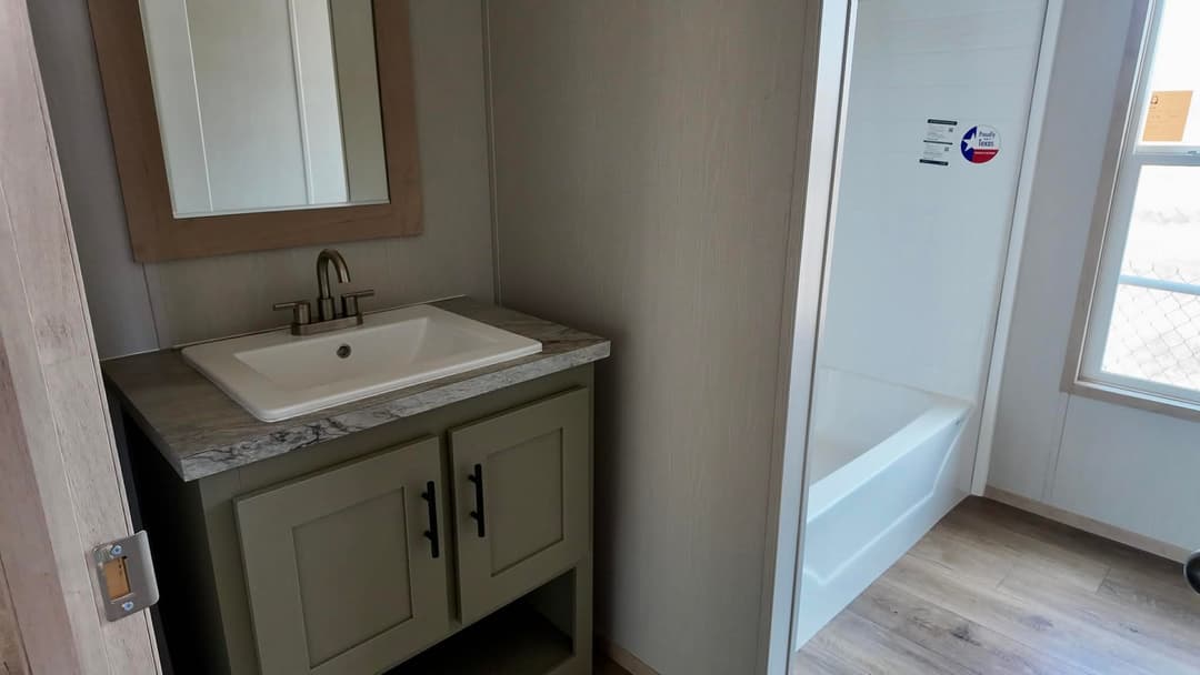 The lainey (hot deal) bathroom home features