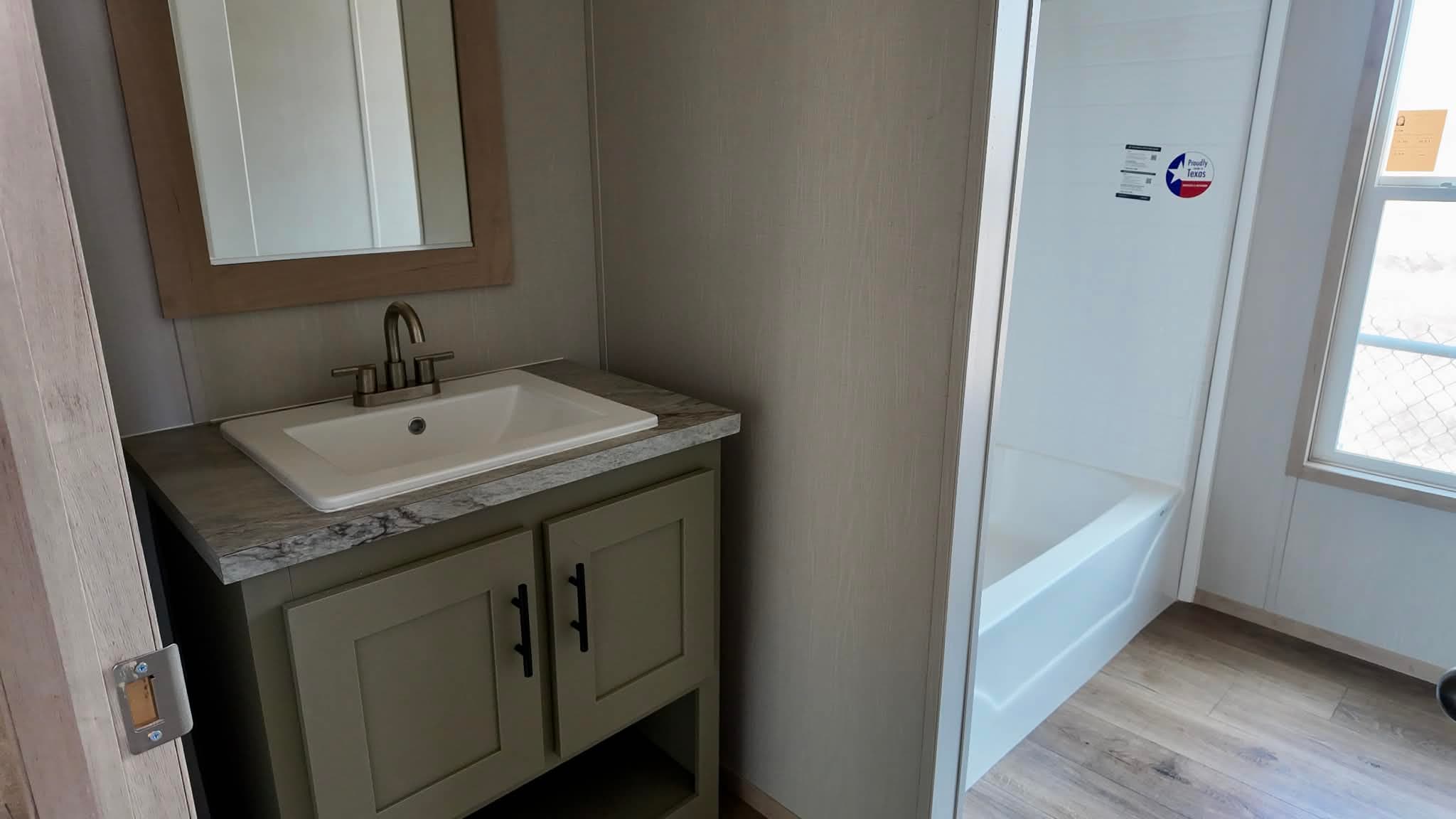 The lainey (hot deal) bathroom home features