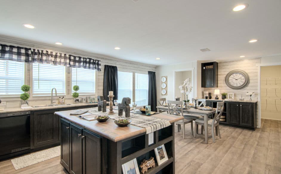 Bandera 3356 kitchen home features