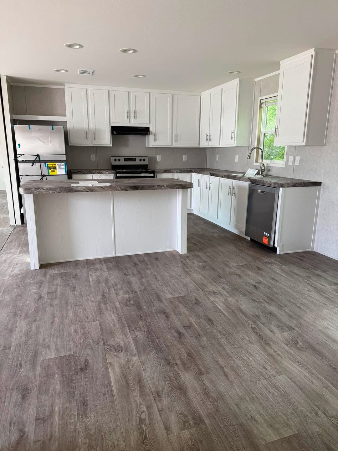 The white water kitchen home features