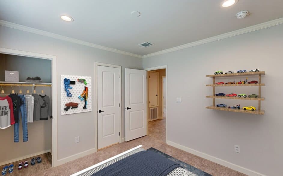 Beaumont 5079 bedroom home features