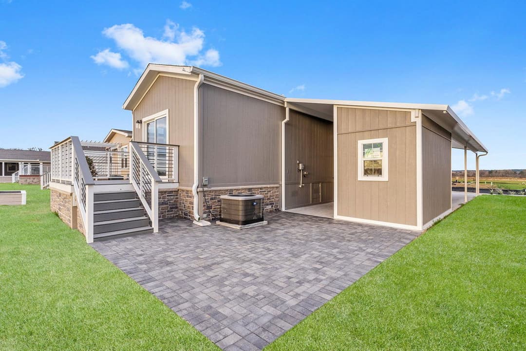 Innovation 1668h exterior and elevation home features