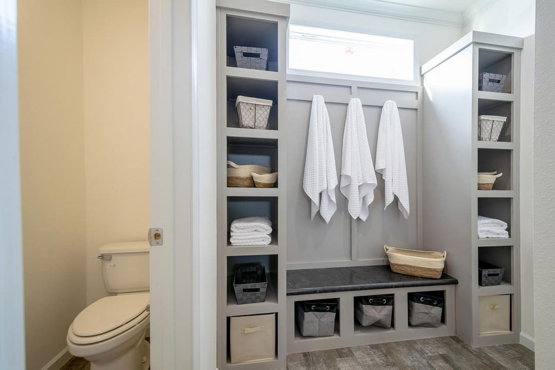 Innovation 3268c bathroom home features