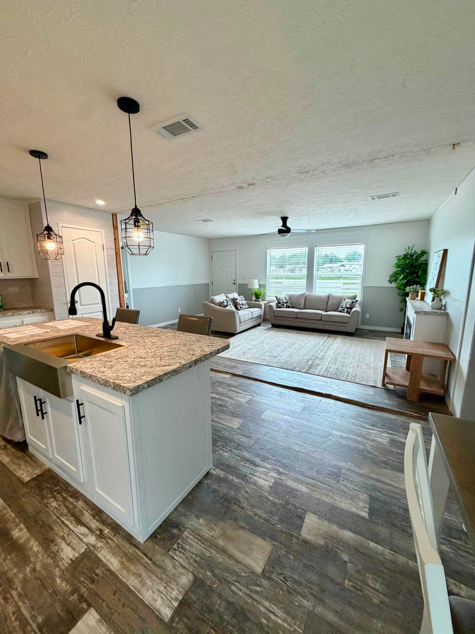 The belle (hot deal)  home features