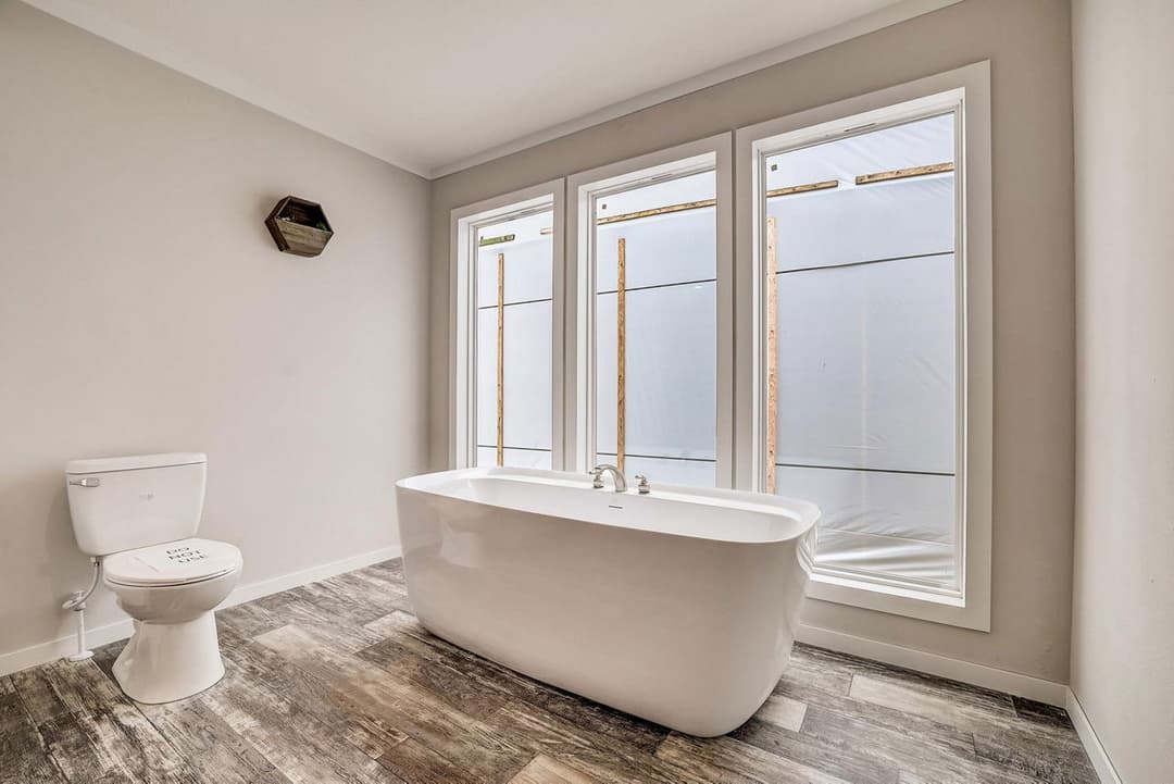 The desire bathroom home features