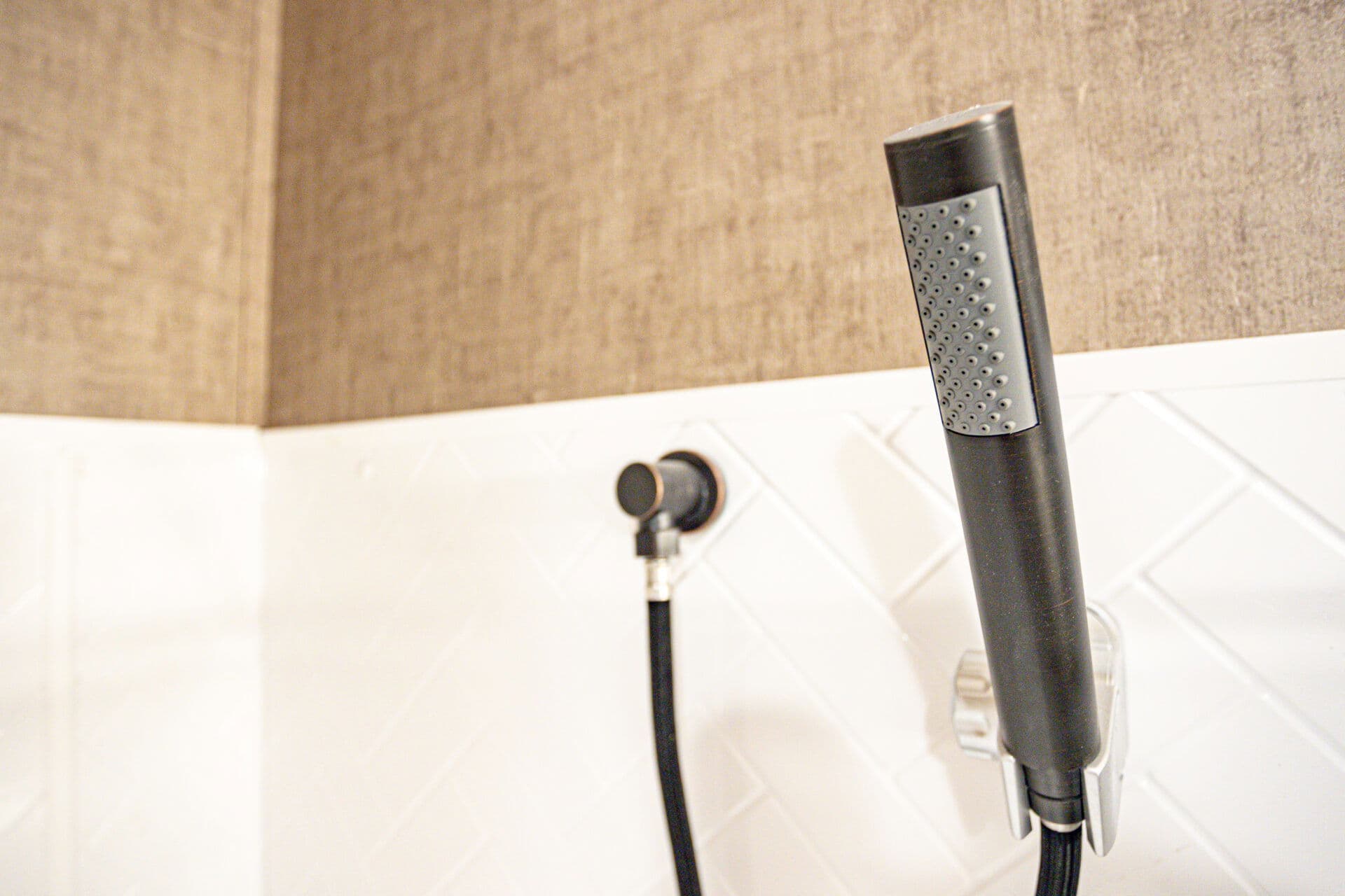 Heritage h-3264-32c bathroom home features