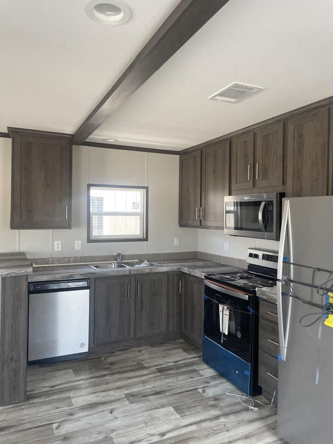 Pinnacle 16401p kitchen home features