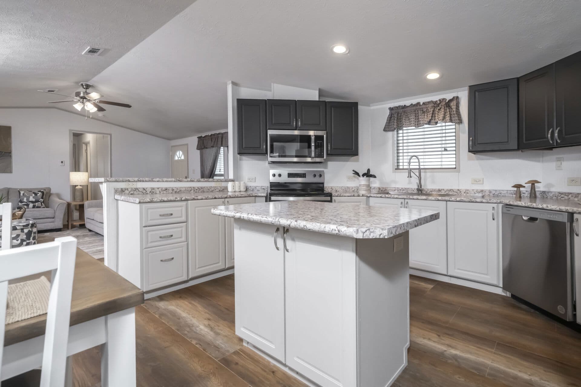 Heritage h-1880-32e kitchen home features