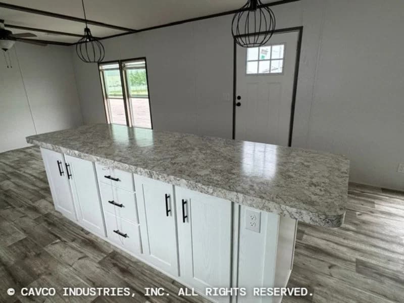 Landmark 16763e kitchen home features