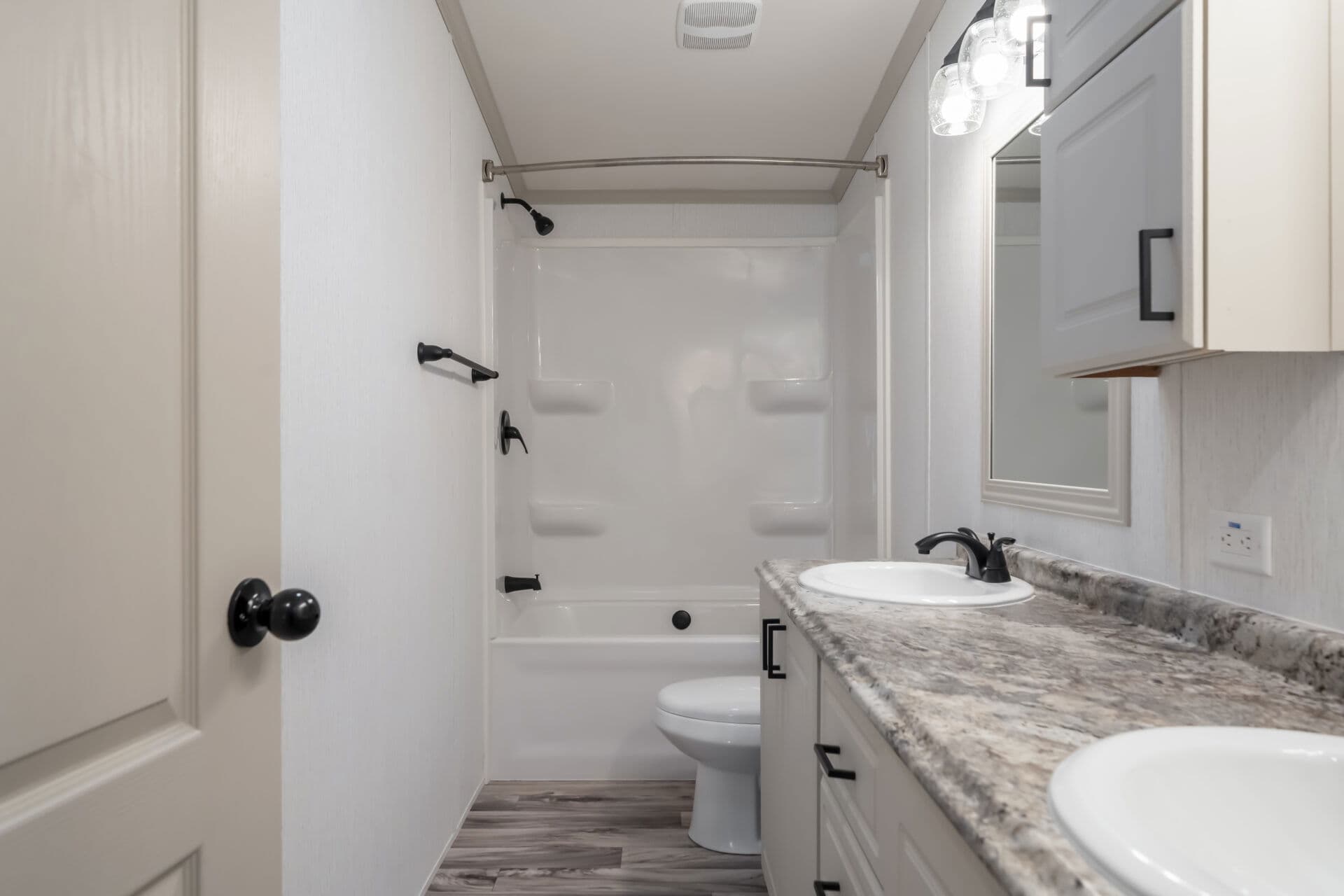Doublewide h-32×56-42a bathroom home features