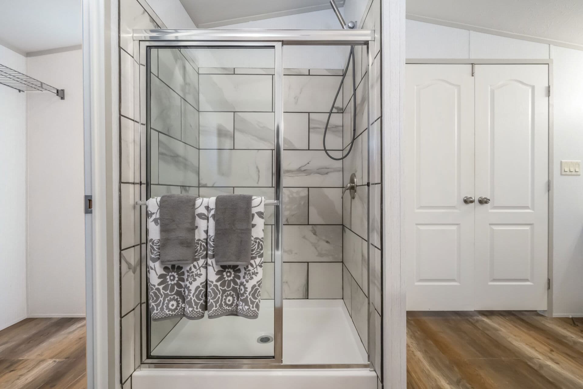 Heritage h-1880-32e bathroom home features