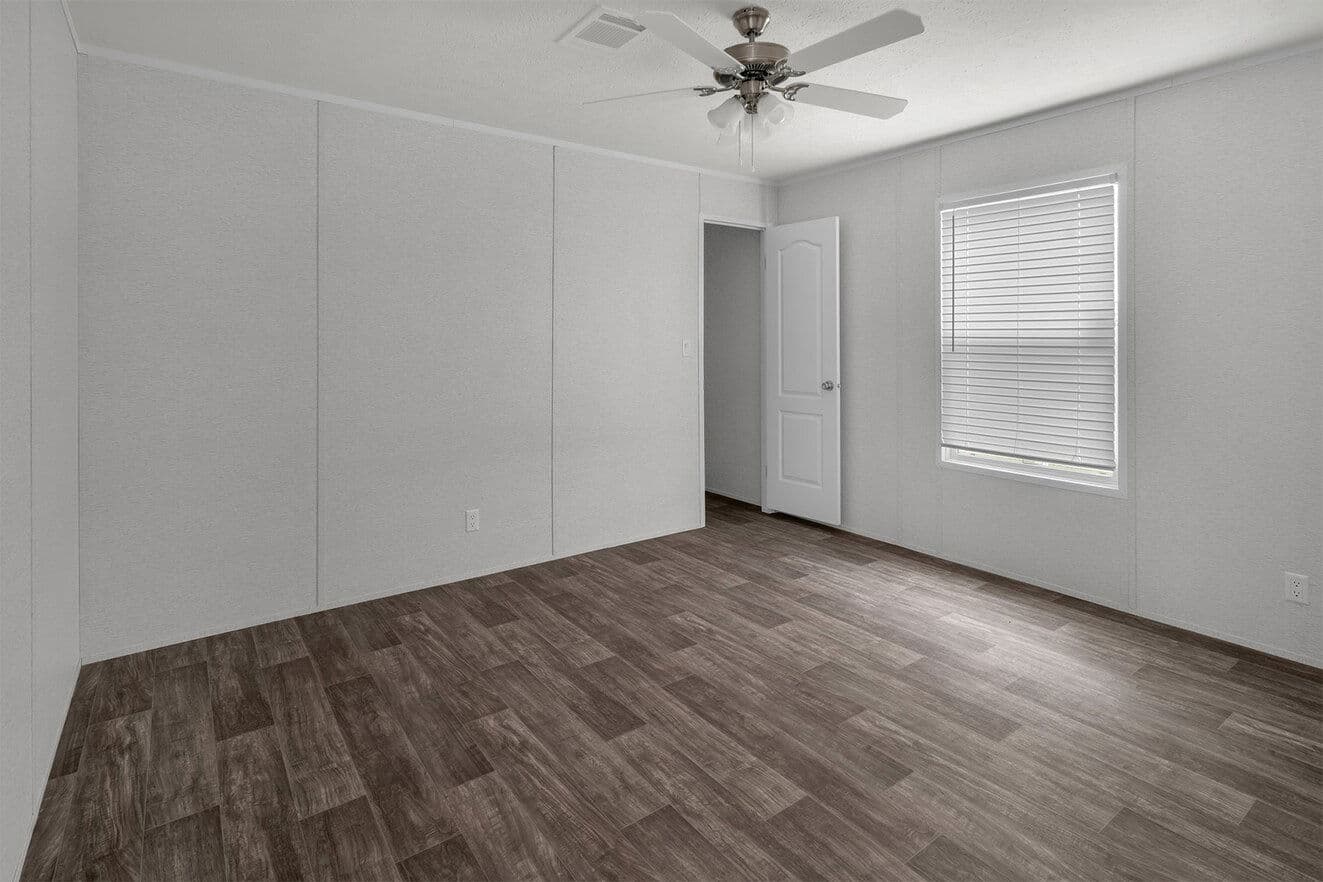 Valu maxx 28563m interior home features