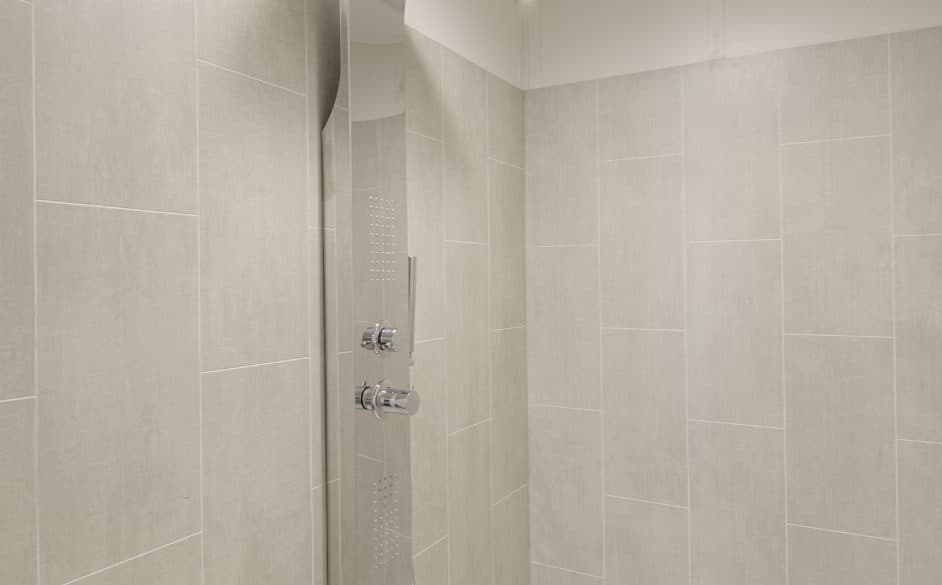 Bandera 3356 bathroom home features