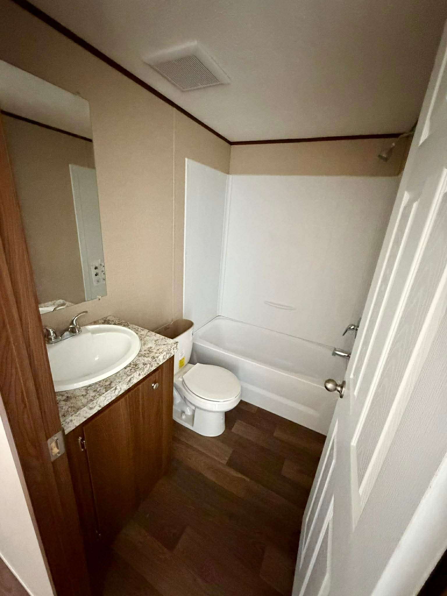 The grande (hot deal)  home features