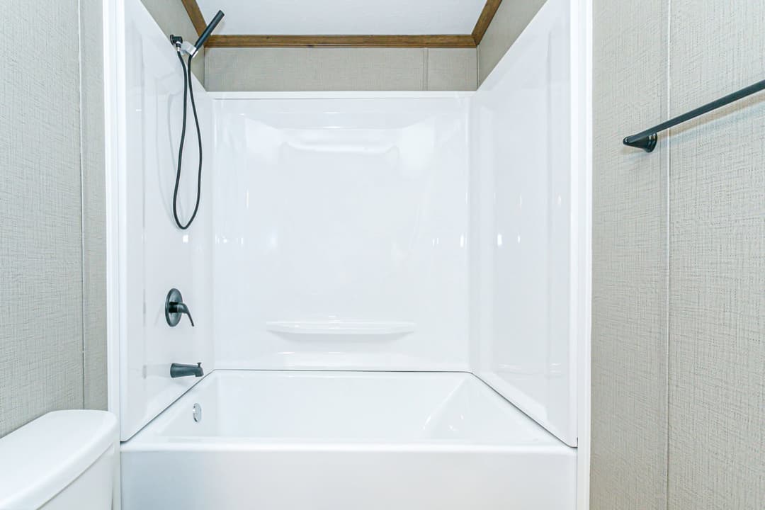 Doublewide h-3672-43a bathroom home features