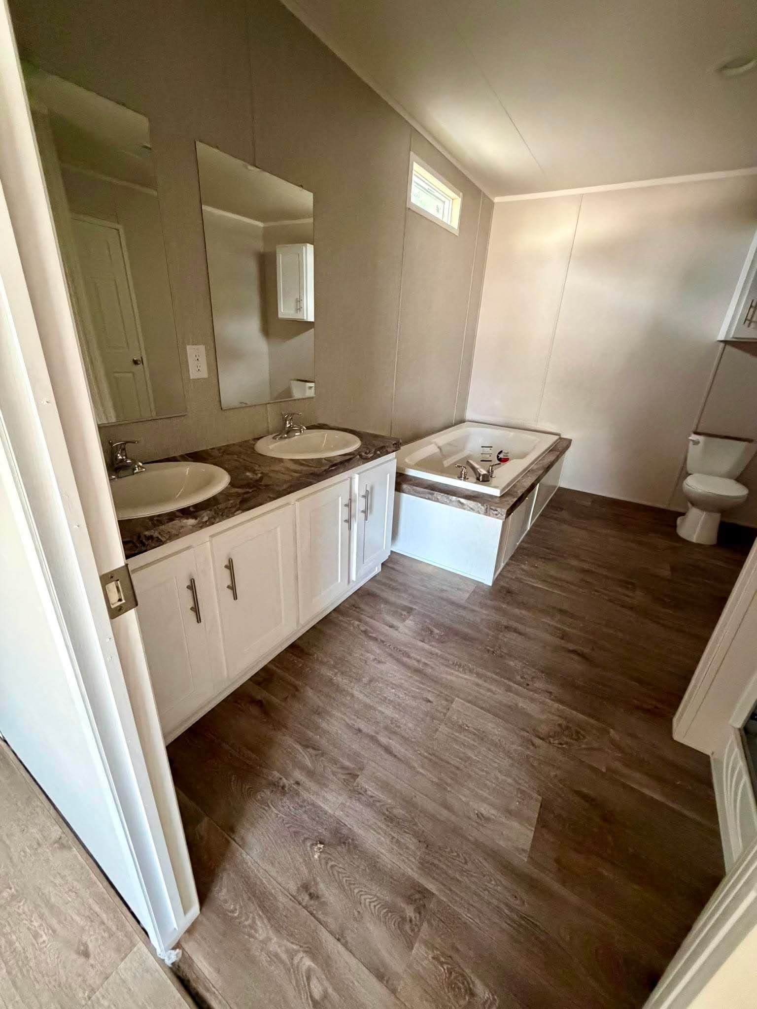 The white water   home features