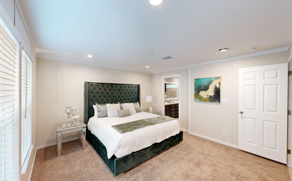 Hacienda p60s bedroom home features