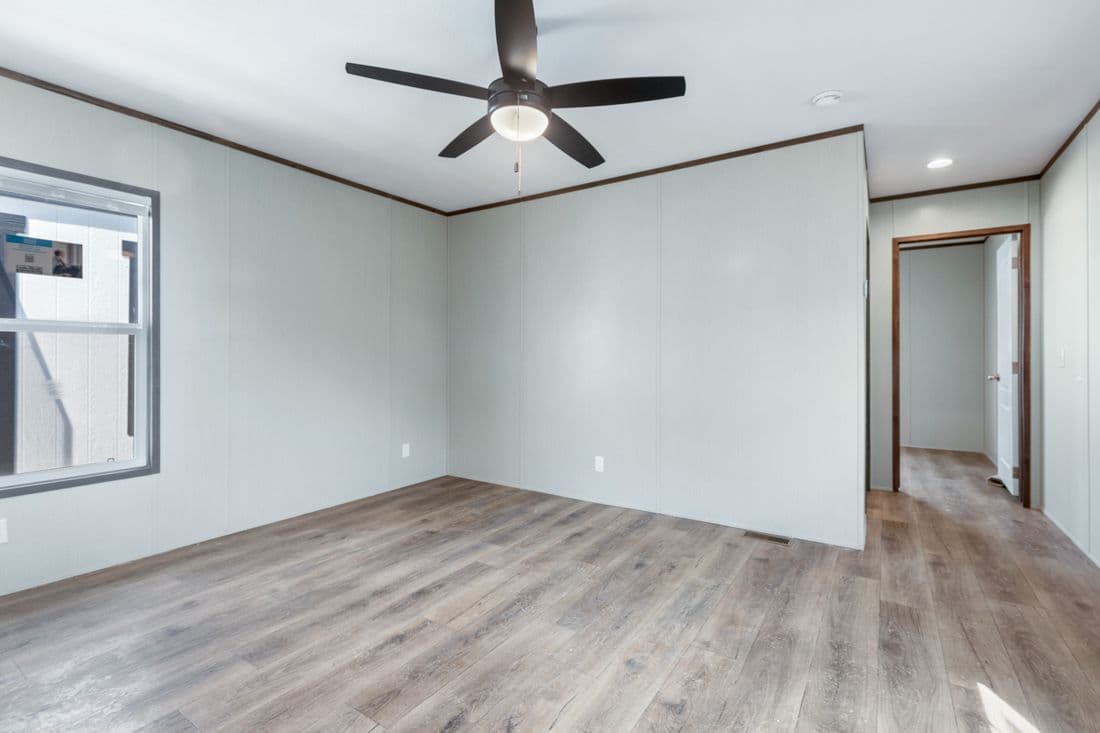 Select 16602s interior home features