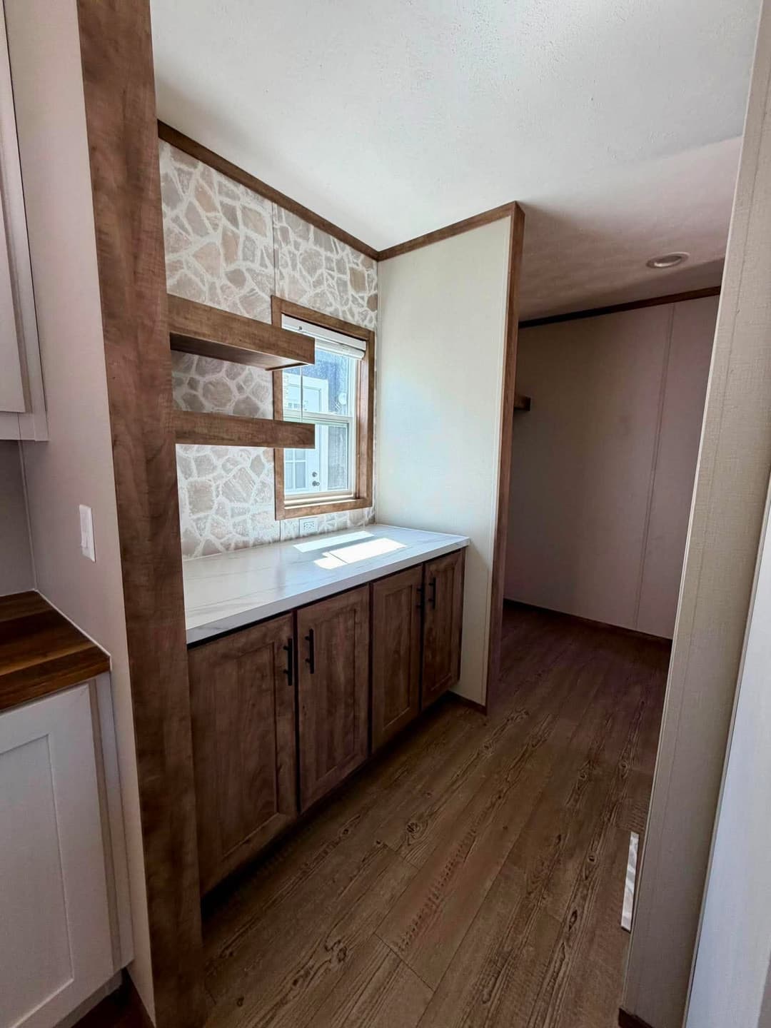 The country hide away kitchen home features