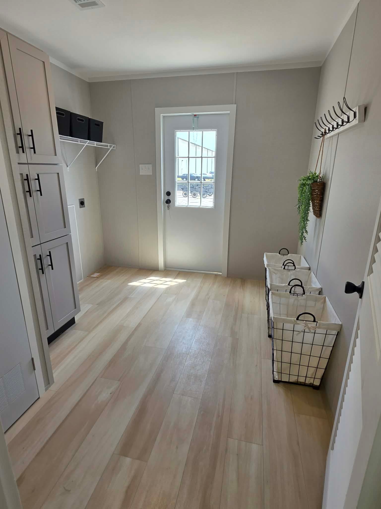 The fort worth  home features