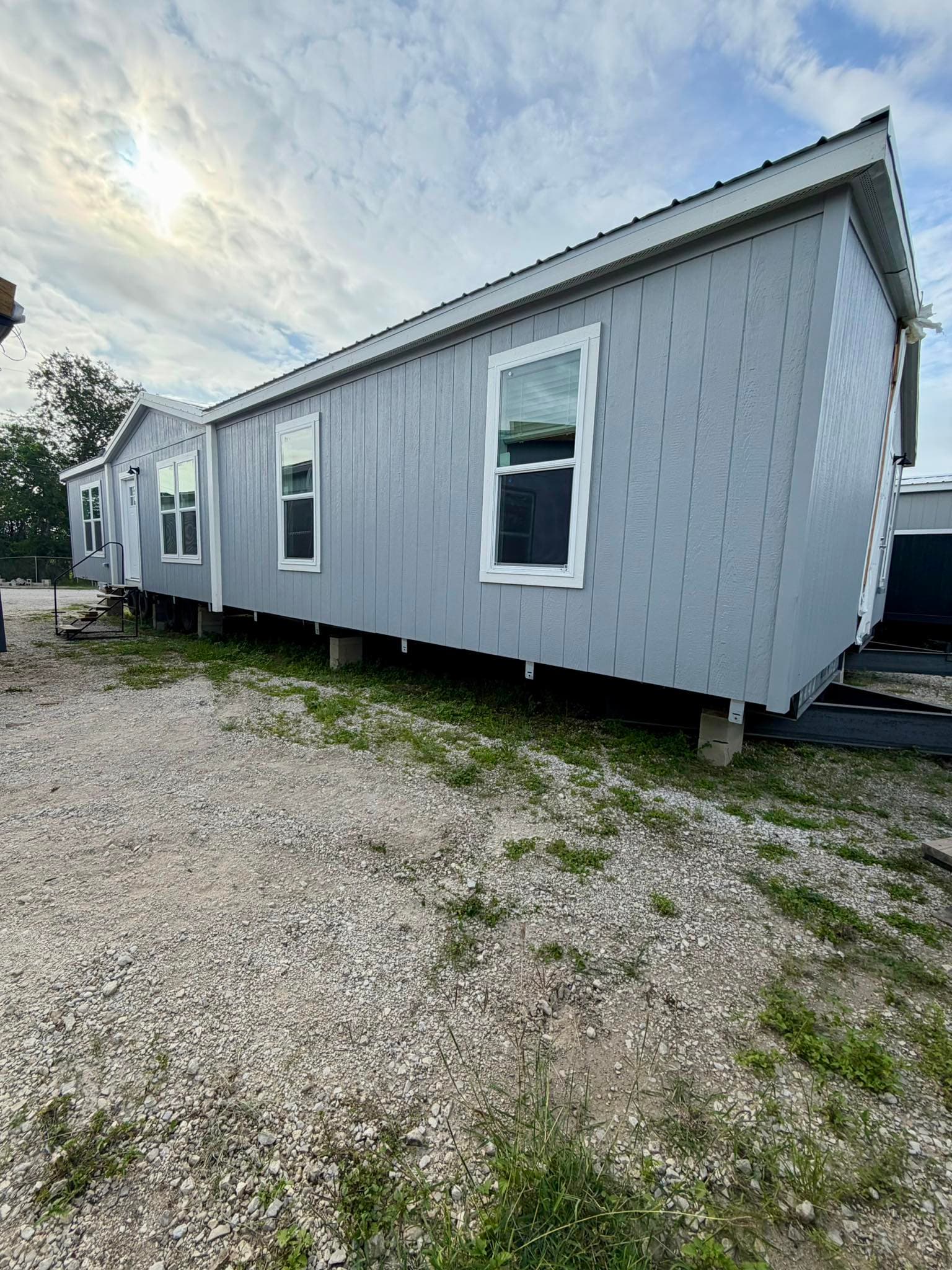 The pelican (hot deal)  hero home features