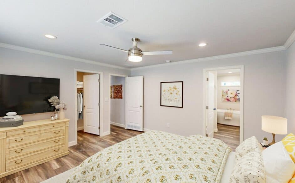 Princess r56e bedroom home features