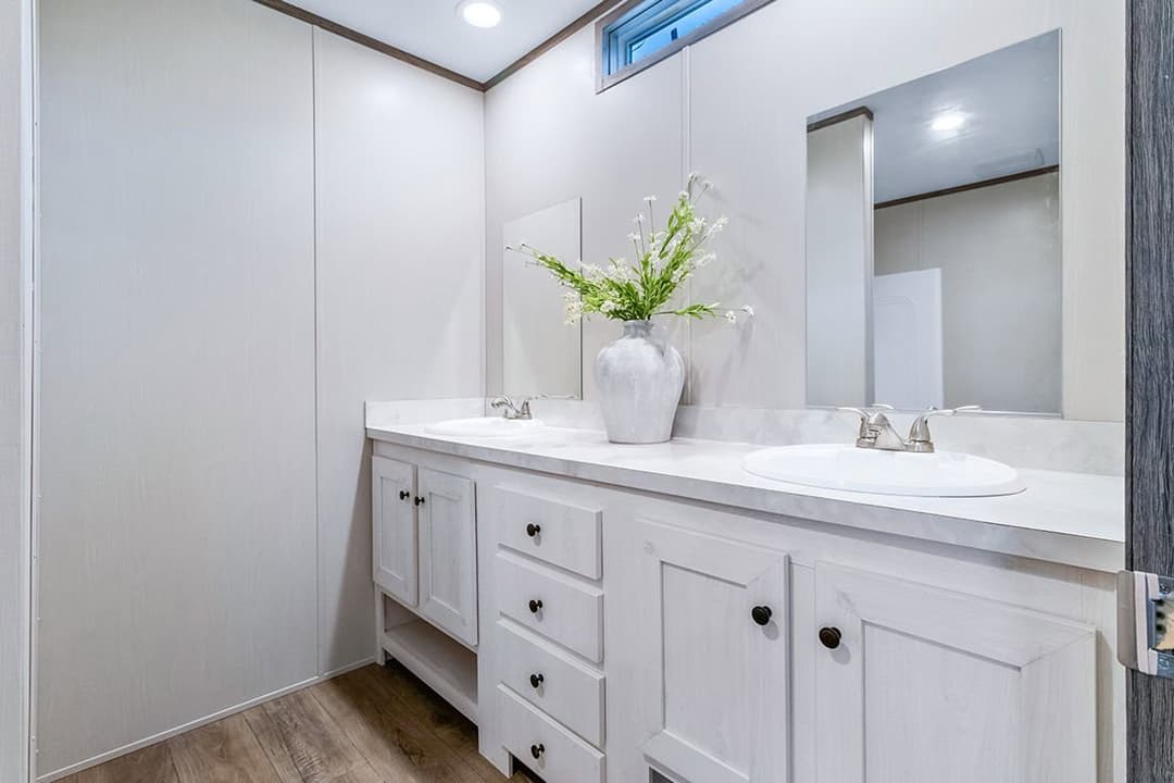 Select 16723f bathroom home features