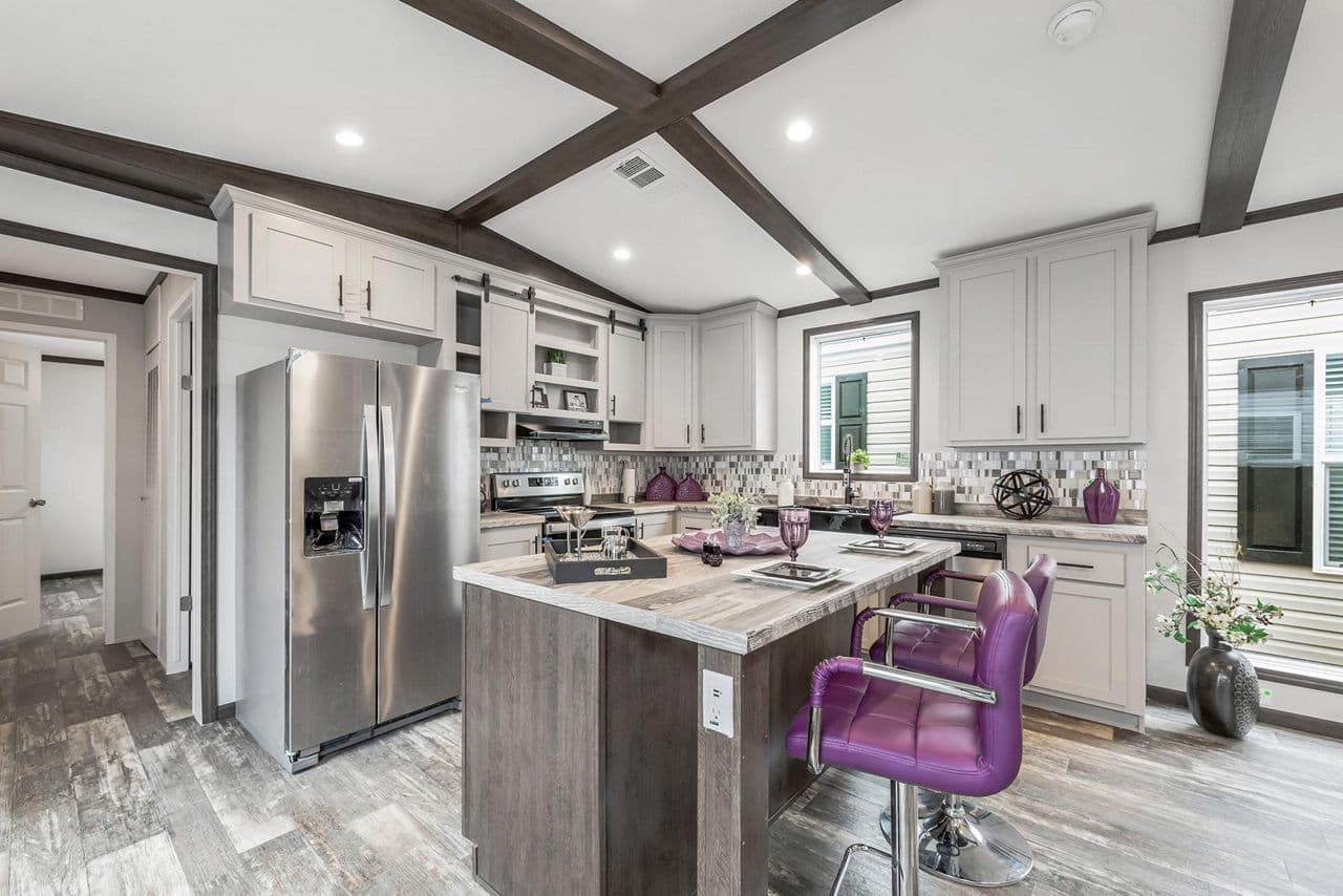 Canal kitchen home features
