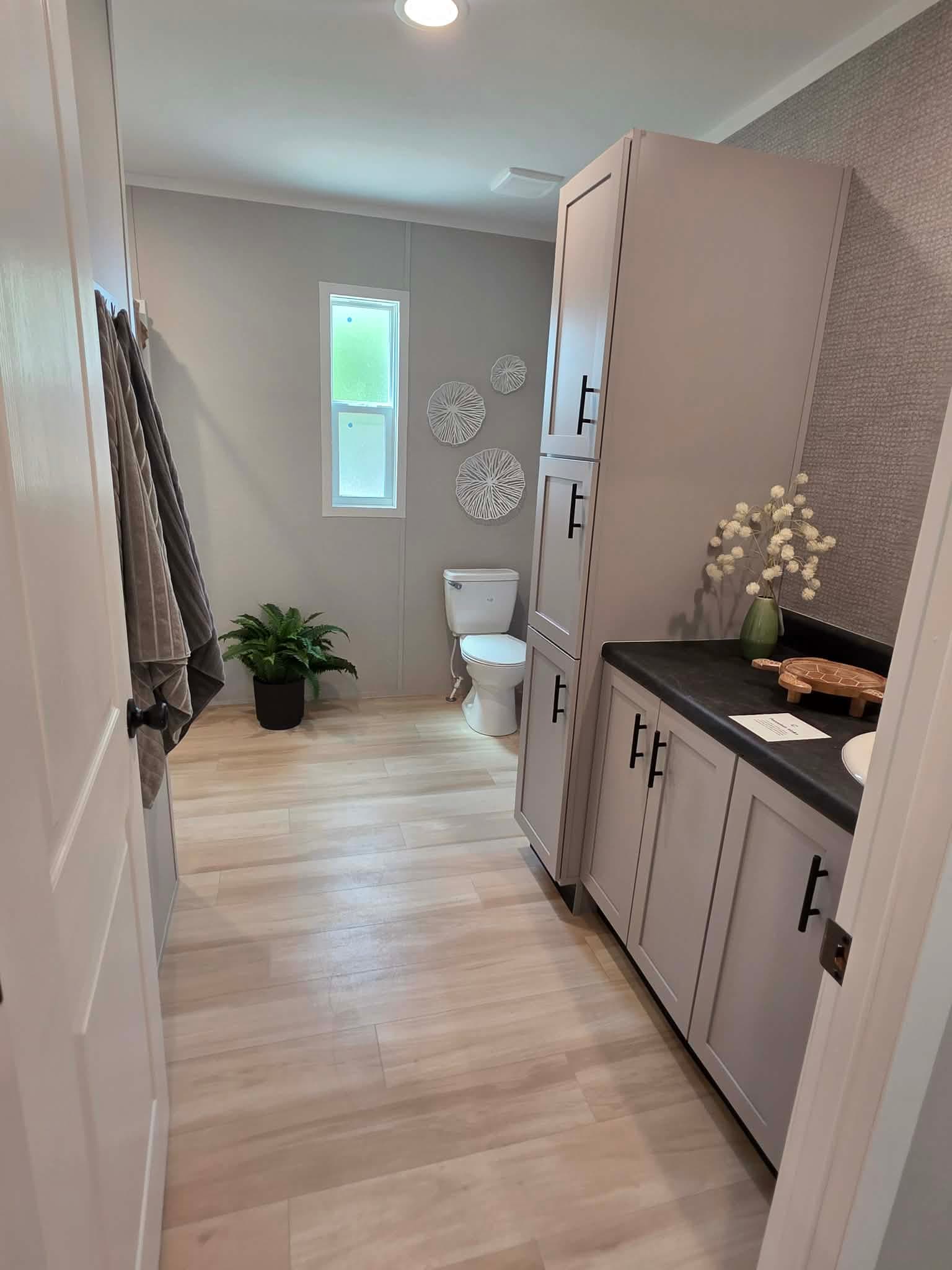 The fort worth  home features