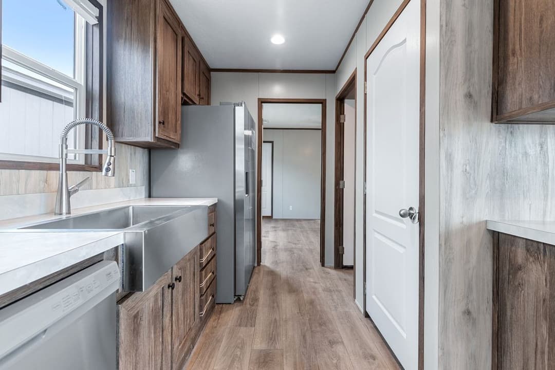 Anniversary 16683b kitchen home features