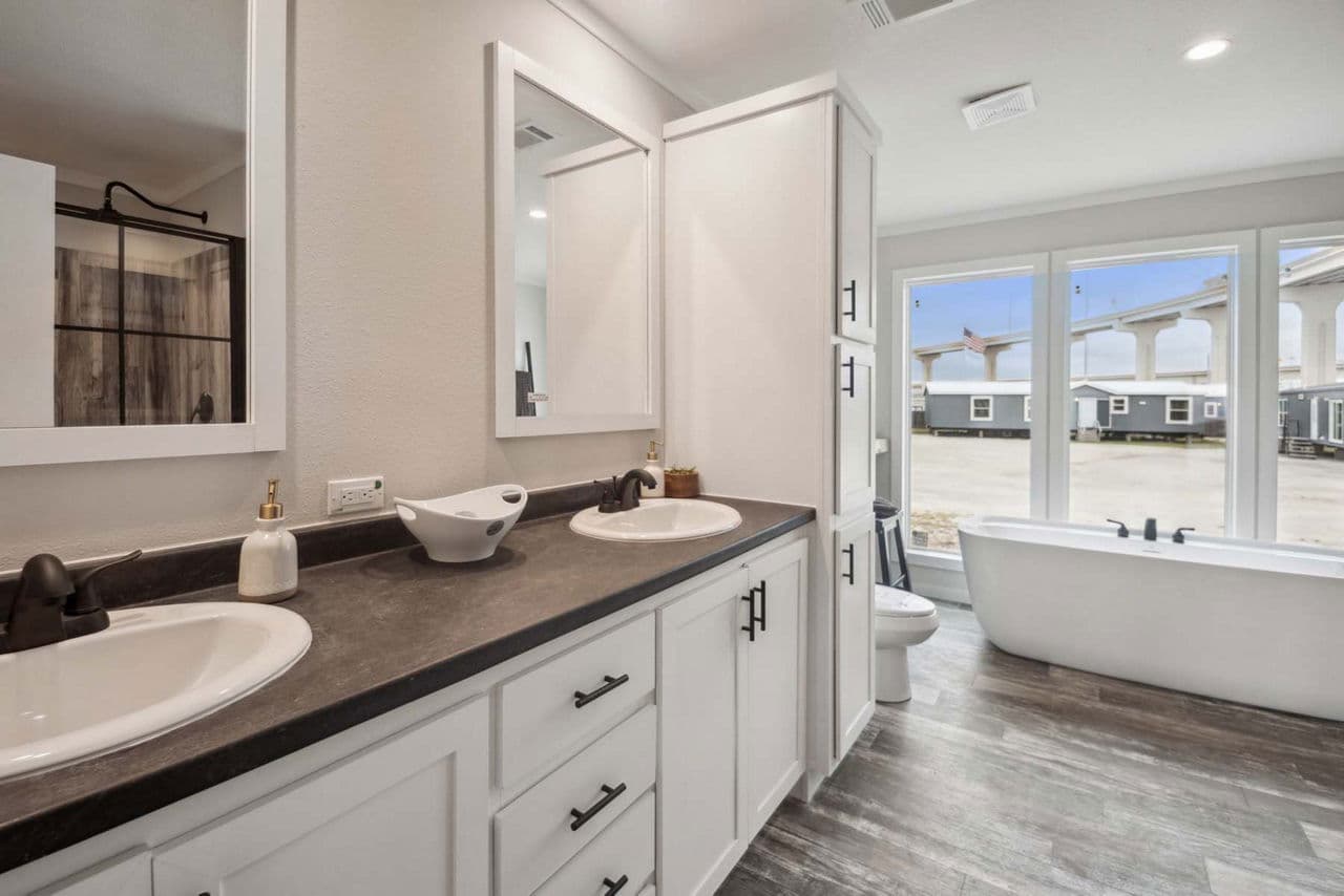 The desire bathroom home features