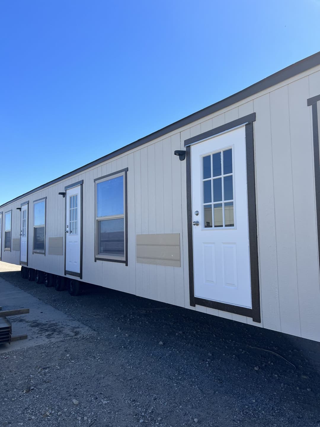 Workforce o-18×80-55dof elevation and exterior home features