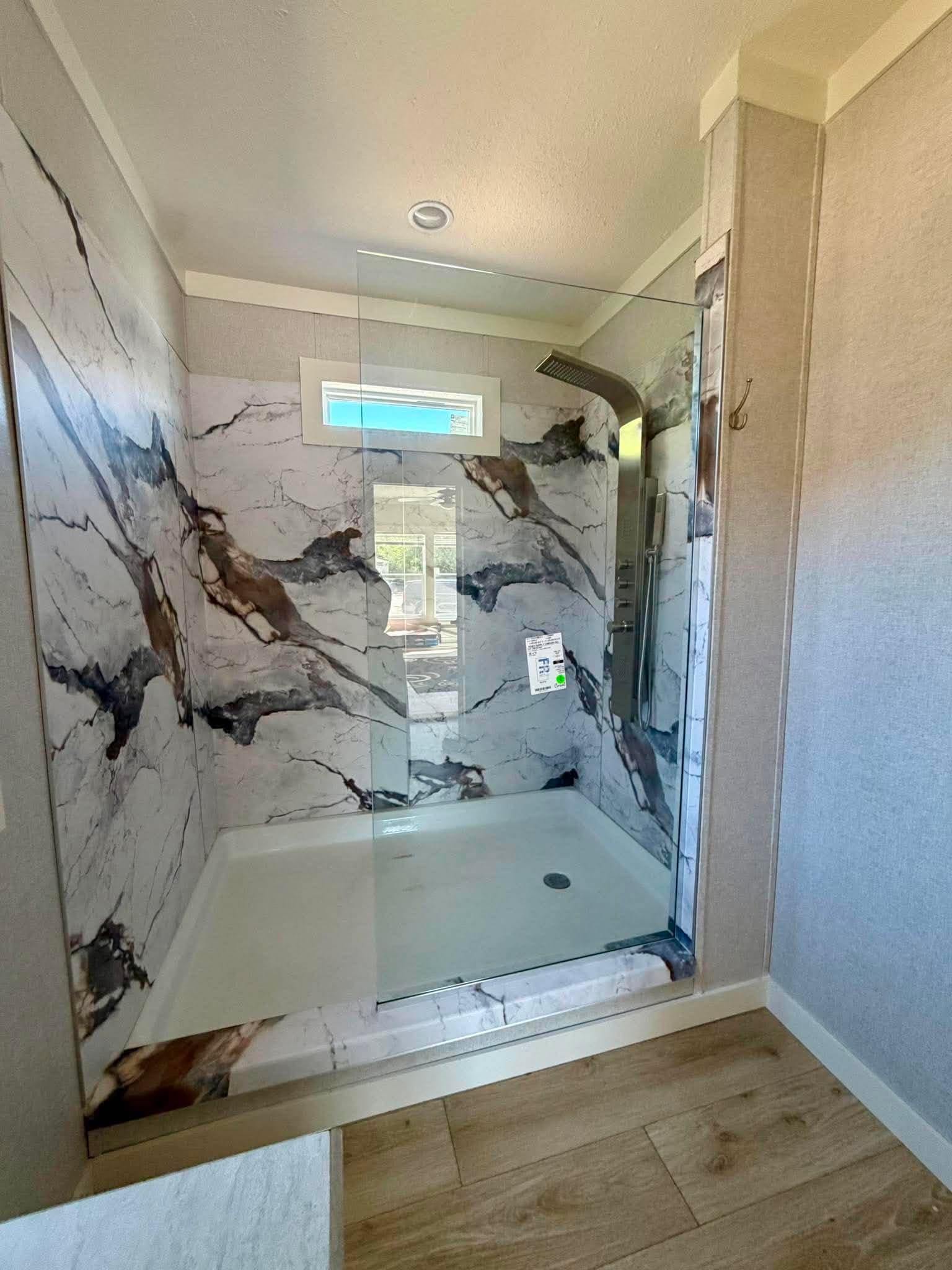 The ranchero  bathroom home features