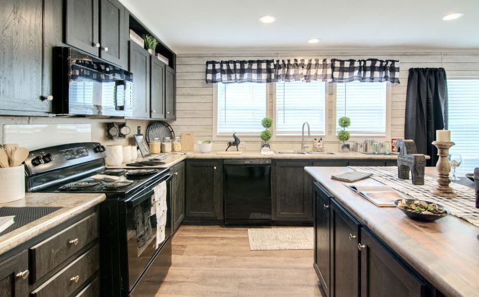 Bandera 3356 kitchen home features