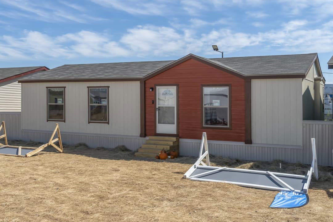 Select s-2448-32a elevation and exterior home features