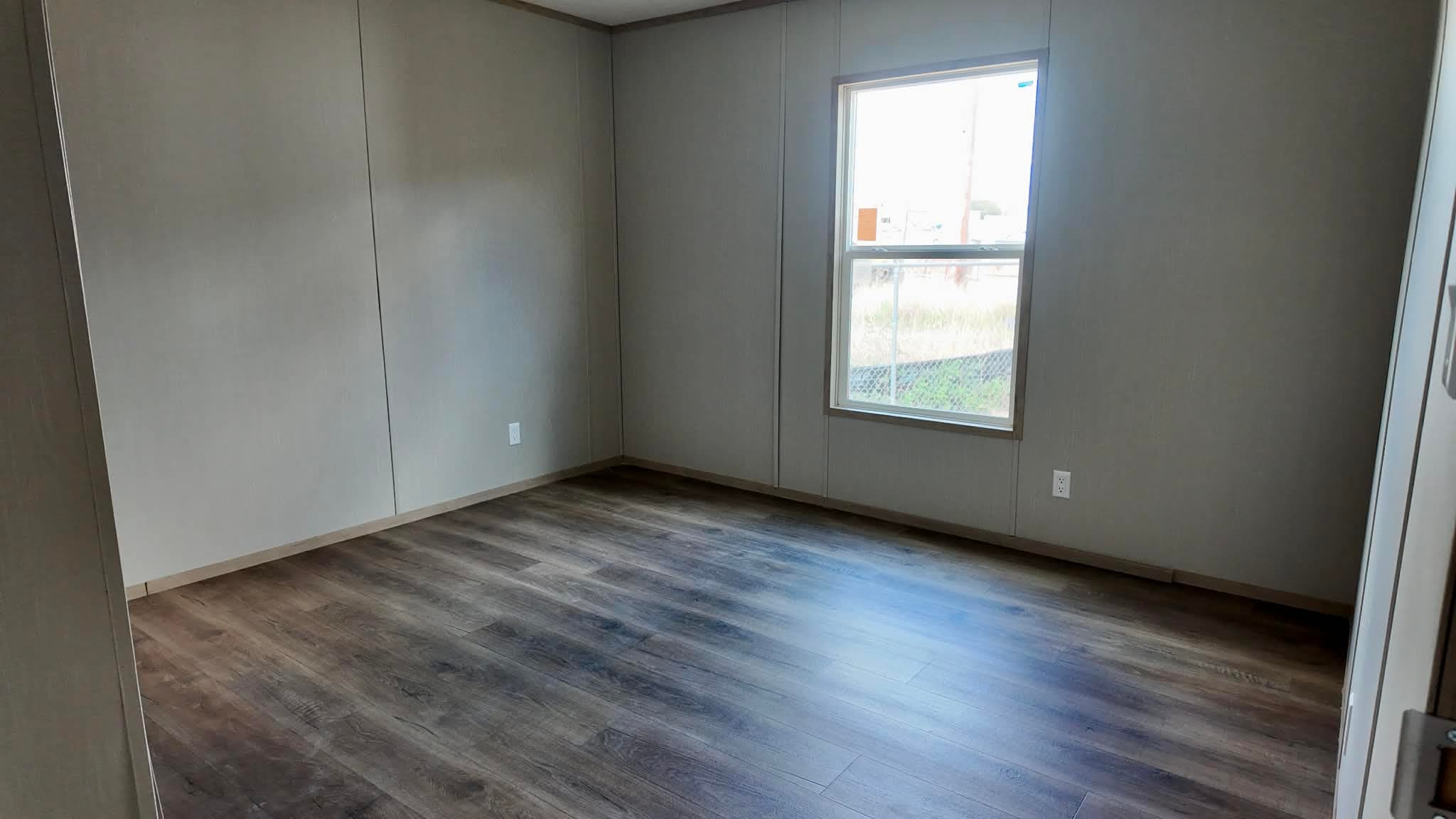 Crockett (hot deal)  home features