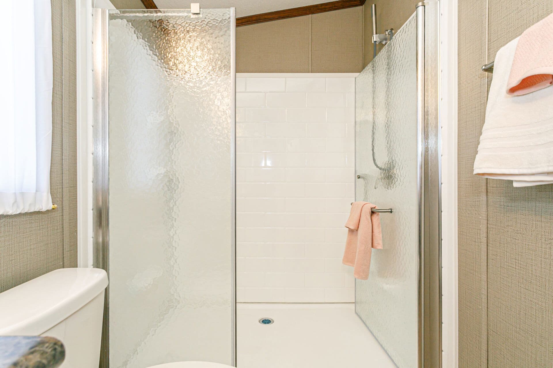 Classic c-1872-32a bathroom home features