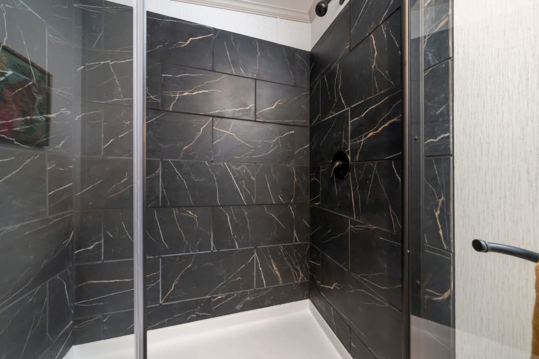 Doublewide h-32×56-42a bathroom home features