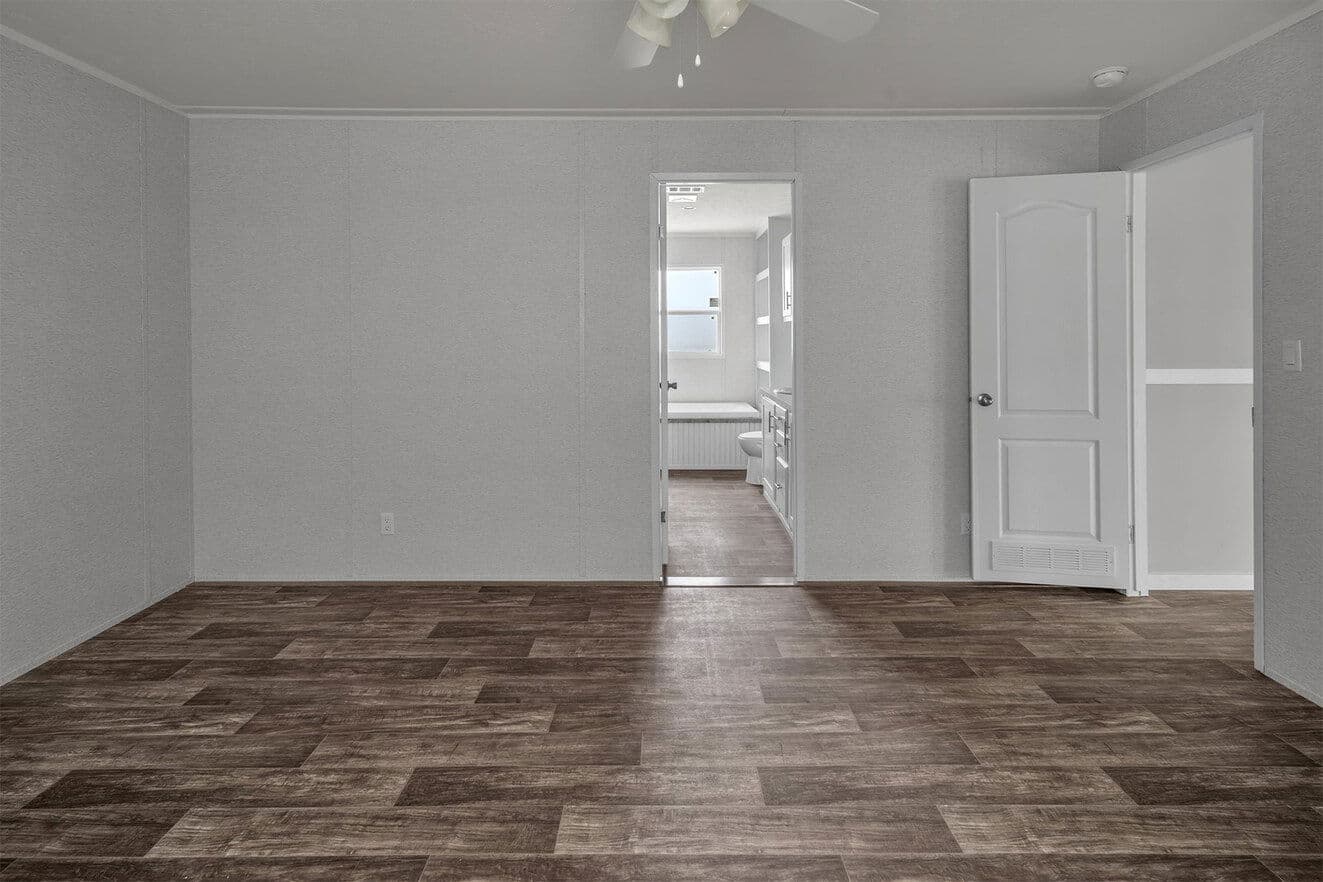 Valu maxx 28563m interior home features