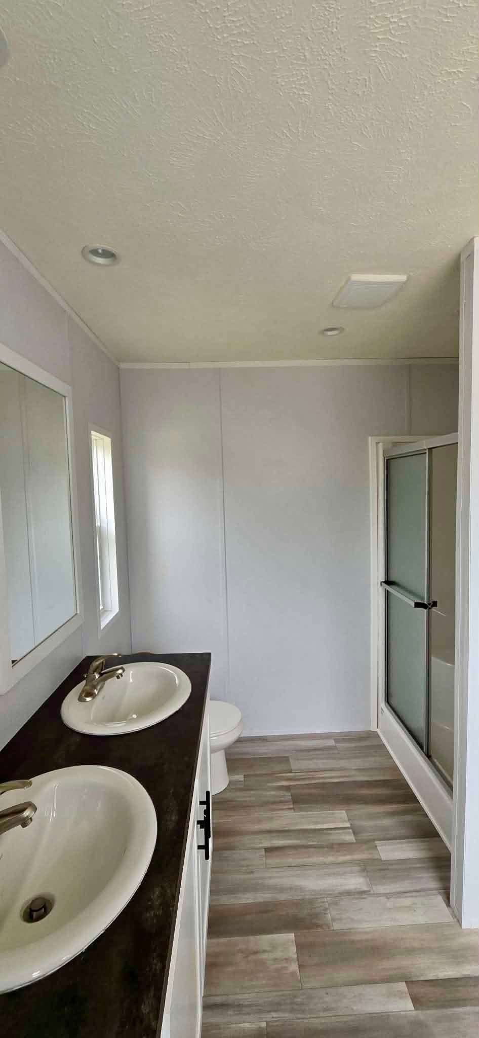 The kyle (hot deal)  home features