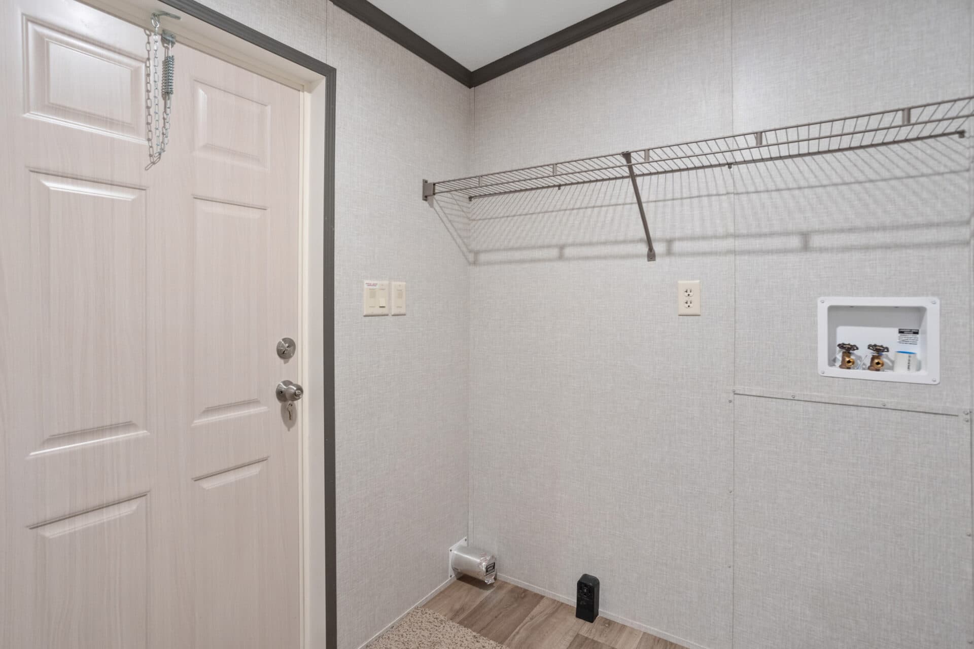 Classic c-3252-32d interior home features