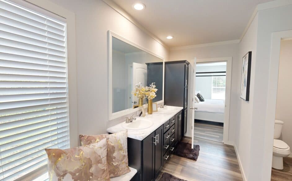 Nordic 6364 bathroom home features