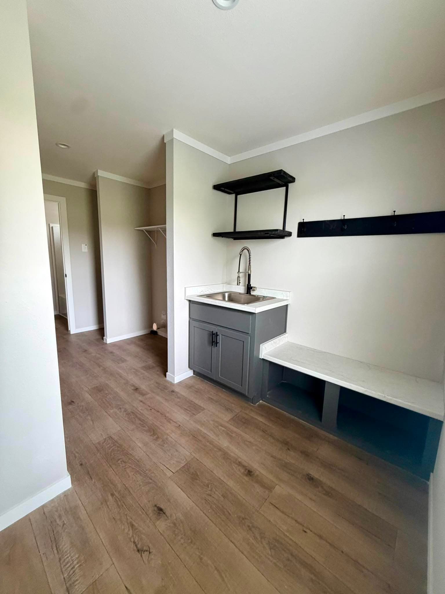 The pelican (hot deal)   home features