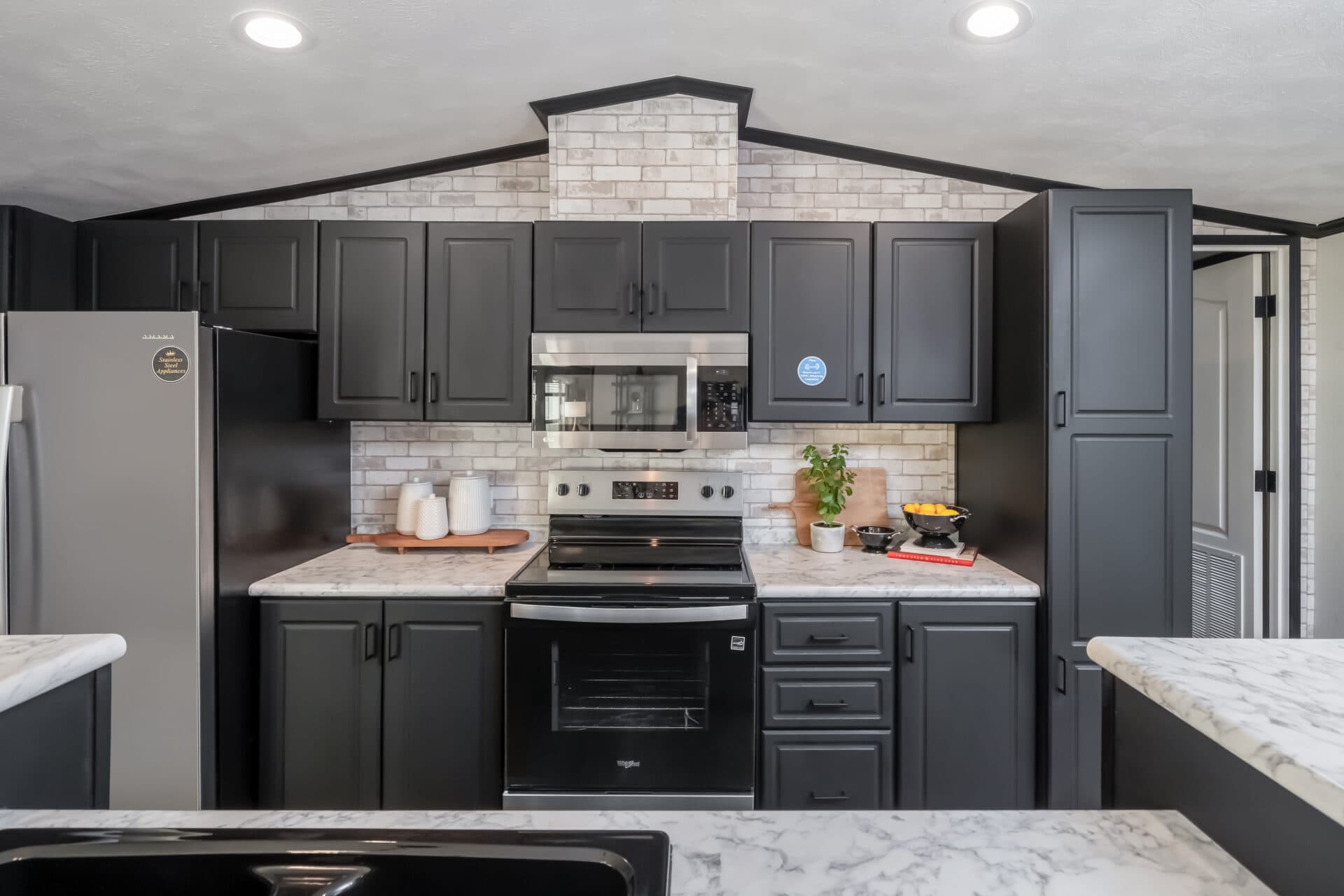 Heritage h-1868-32a kitchen home features