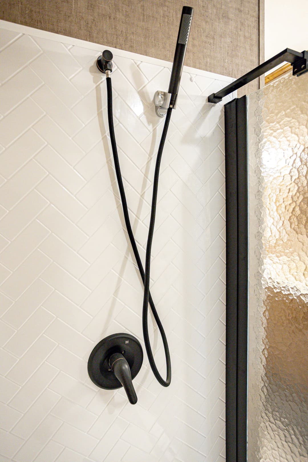 Heritage h-3264-32c bathroom home features