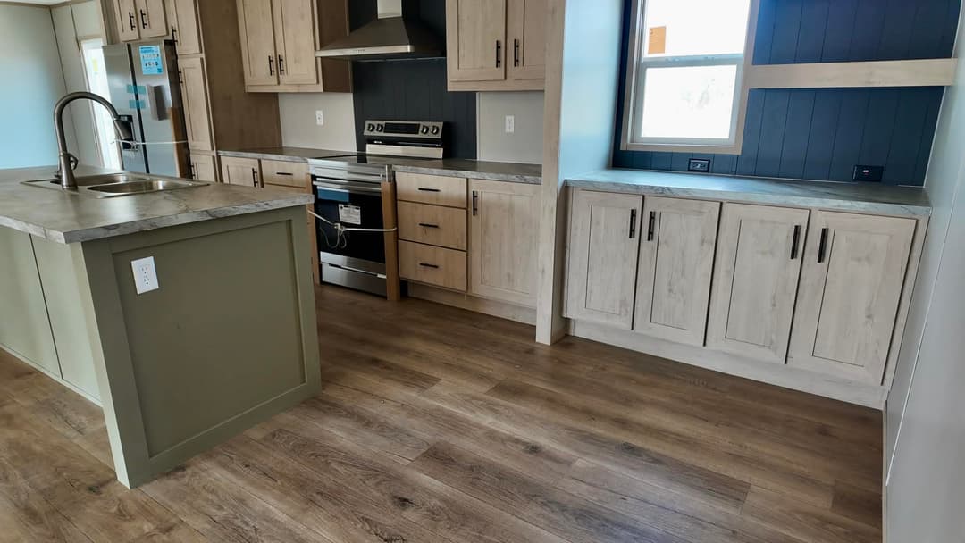 The lainey (hot deal) kitchen home features