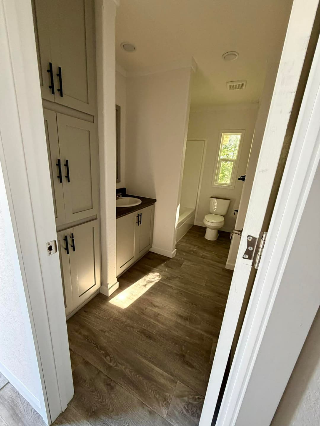 The declaration  bathroom home features