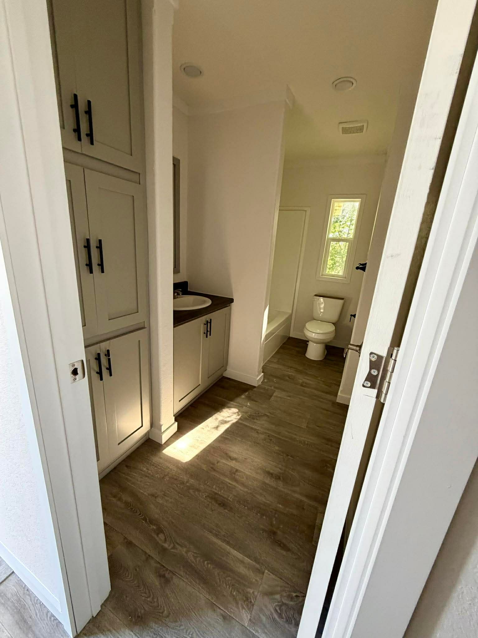 The declaration  bathroom home features